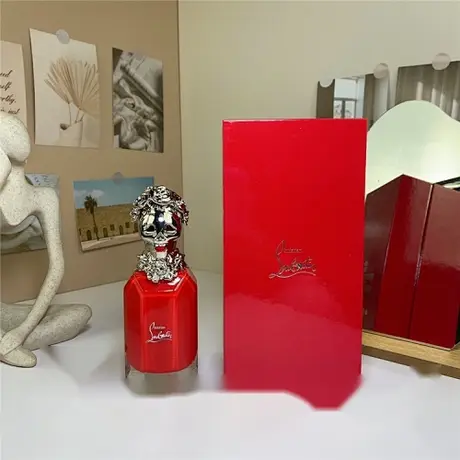 Christian Louboutin LoveWorld — photo 3