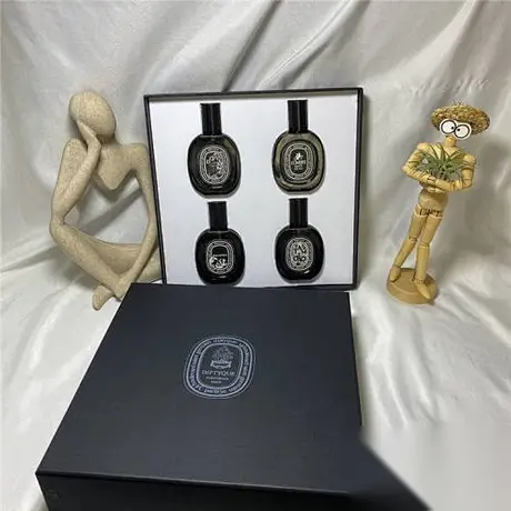 Diptyque Coffret 4 eaux de parfum — coffret noir — photo 4