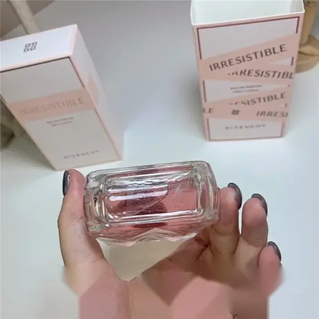 Givenchy Irresistible Very Floral — photo 4
