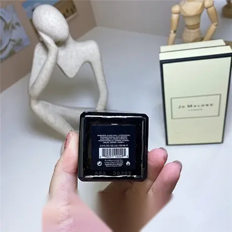 Jo Malone Velvet Rose & Oud — photo 3