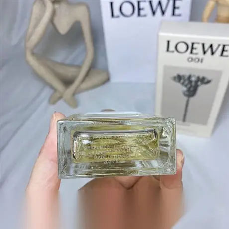 Loewe 001 Woman — photo 5