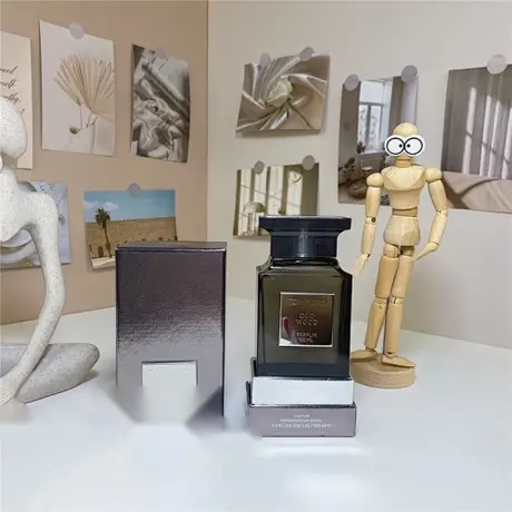 Tom Ford Oud Wood Parfum — photo 5
