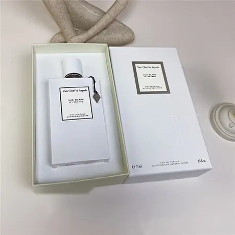 Van Cleef & Arpels Oud Blanc — photo 1
