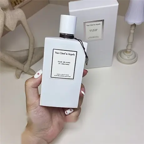 Van Cleef & Arpels Oud Blanc — photo 4
