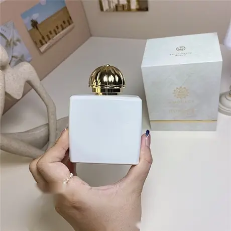 Amouage Honour Woman — photo 5