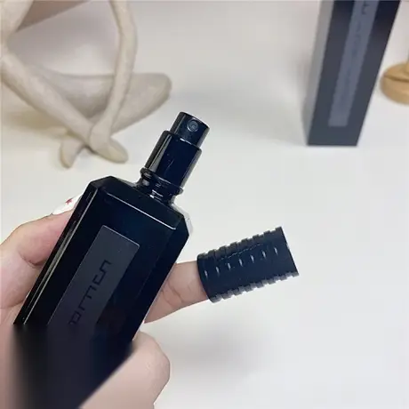 Serge Lutens Muscs Koublaï Khän — photo 2