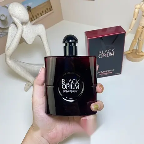 Yves Saint Laurent Black Opium Over Red — photo 1