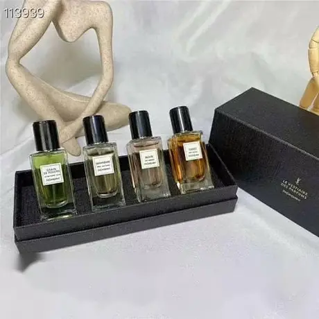 Yves Saint Laurent Le Vestiaire des Parfums - Coffret 4 miniatures Coffret miniatures — photo 1