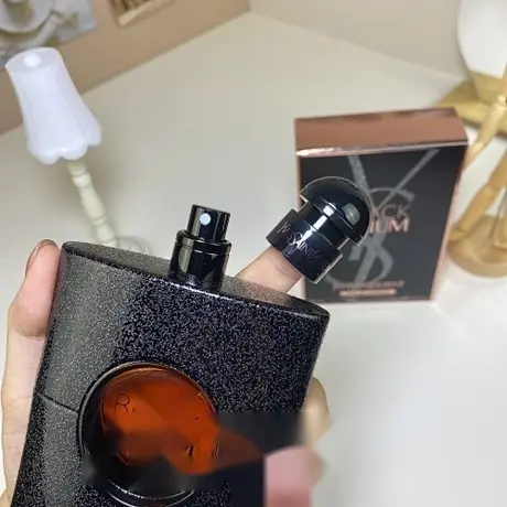Yves Saint Laurent Black Opium — photo 7