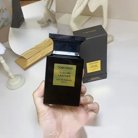 Tom Ford Tuscan Leather — photo 1
