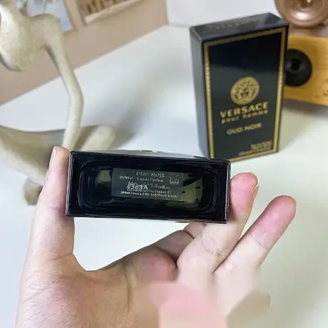 Versace Oud Noir Pour Homme — photo 2