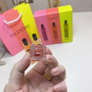 Valentino Coffret Donna Born in Roma Coffret format voyage
